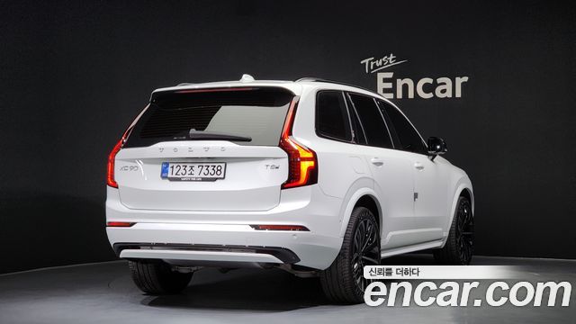 Volvo XC90 2026 — photo 2