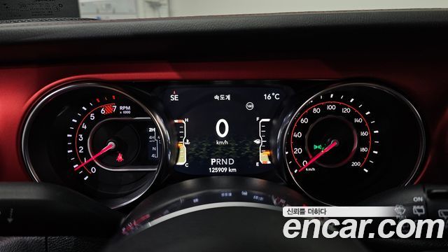 Jeep Wrangler 2019 — photo 8