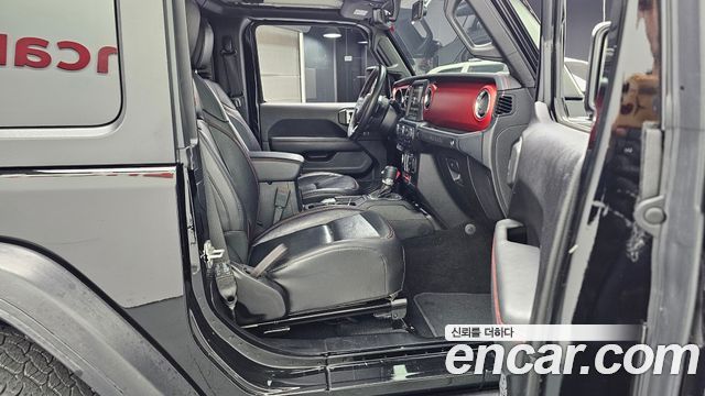 Jeep Wrangler 2019 — photo 11