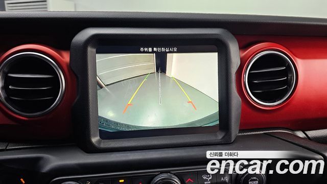 Jeep Wrangler 2019 — photo 15