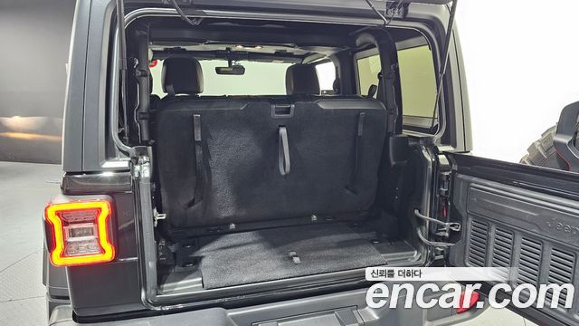 Jeep Wrangler 2019 — photo 20