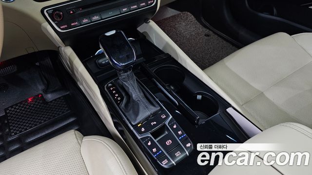 Kia K7 2017 — photo 9