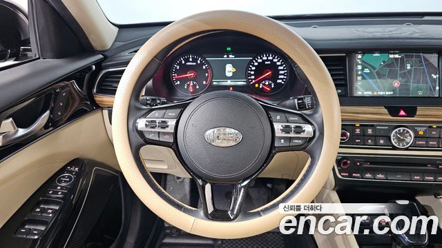 Kia K7 2017 — photo 13