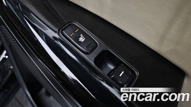 Kia K7 2017 — photo 18