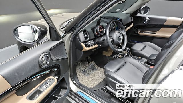 Mini Countryman 2020 — photo 12