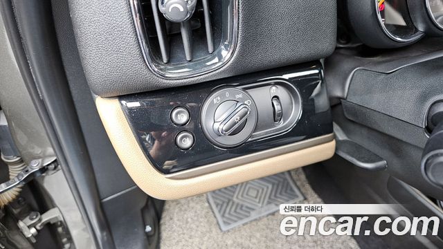 Mini Countryman 2020 — photo 17