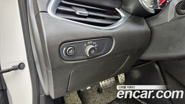 Chevrolet Korea Malibu 2017 — photo 16
