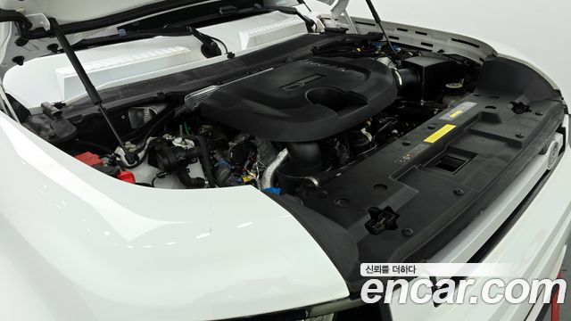 Land Rover Defender 2022 — photo 6