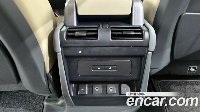 Land Rover Defender 2022 — photo 19
