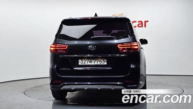 Kia Canival 2020 — photo 4