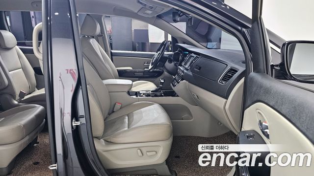 Kia Canival 2020 — photo 10