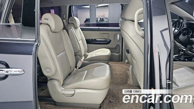 Kia Canival 2020 — photo 12
