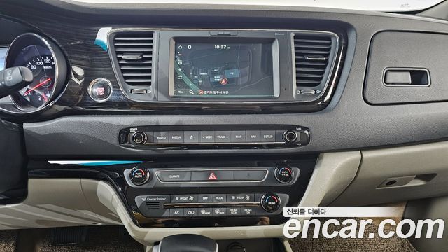 Kia Canival 2020 — photo 15