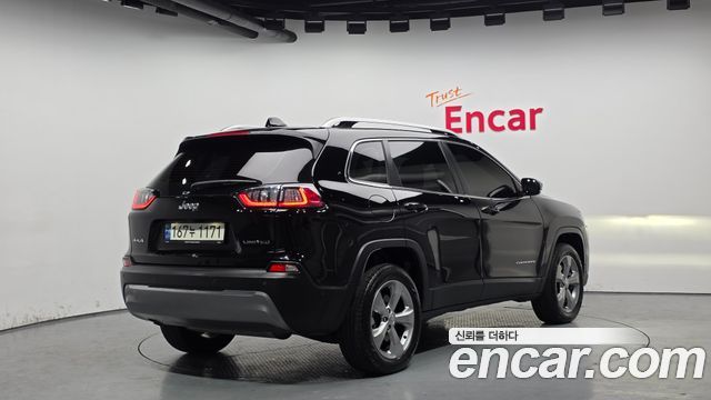 Jeep Cherokee 2021 — photo 2