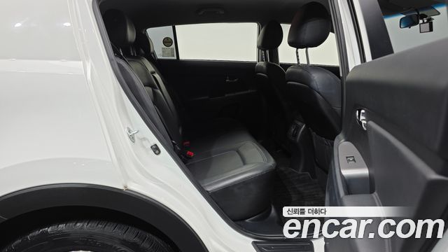 Kia Sportage 2016 — photo 12