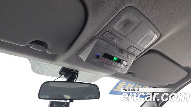 Hyundai Starex 2016 — photo 18