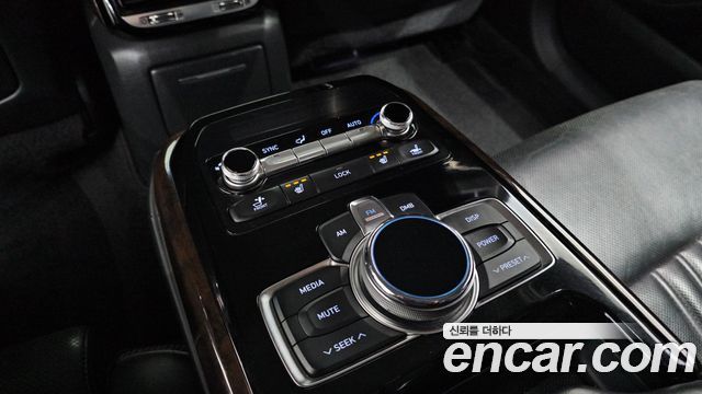 Genesis EQ900 2016 — photo 19