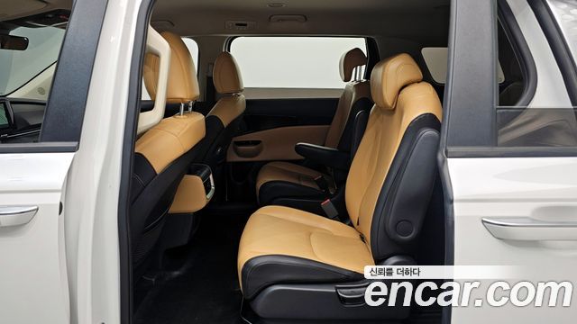 Kia Canival 2023 — photo 12