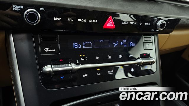 Kia Canival 2023 — photo 17