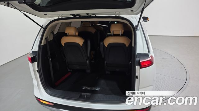 Kia Canival 2023 — photo 20