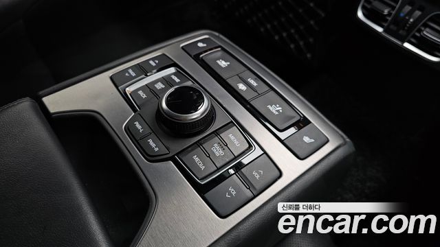 Hyundai Genesis 2016 — photo 18