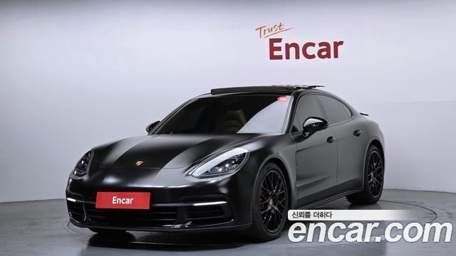 Porsche Panamera 2018 — photo 1