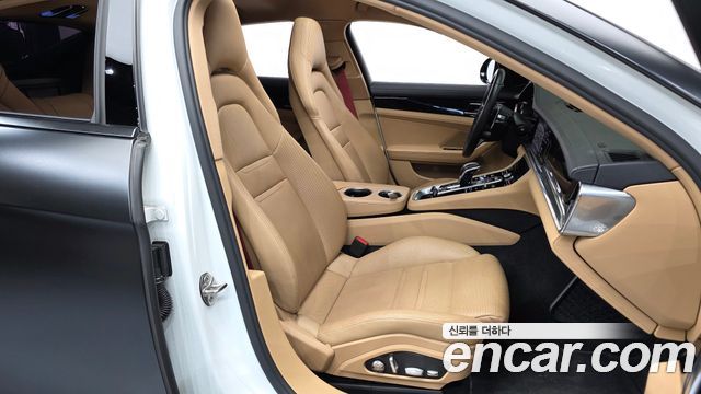 Porsche Panamera 2018 — photo 10