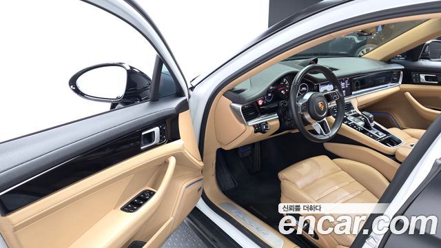 Porsche Panamera 2018 — photo 11