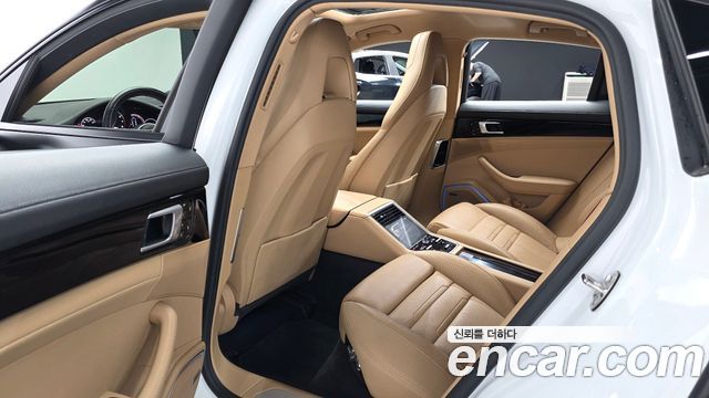 Porsche Panamera 2018 — photo 12
