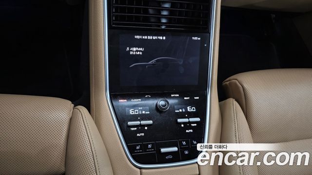 Porsche Panamera 2018 — photo 19