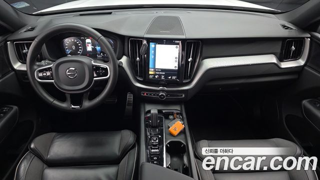 Volvo XC60 2021 — photo 7