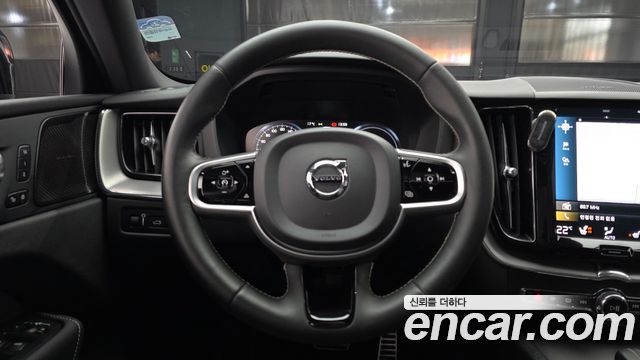 Volvo XC60 2021 — photo 13