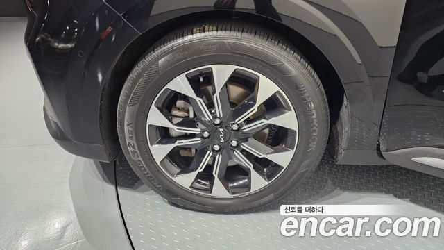 Kia Canival 2023 — photo 5