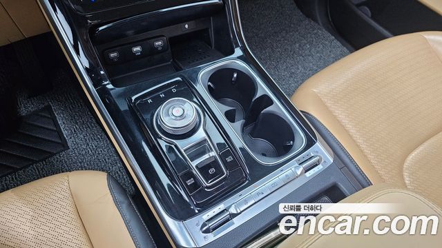 Kia Canival 2023 — photo 9