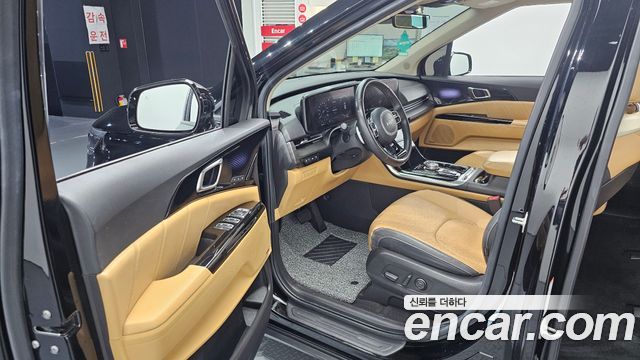 Kia Canival 2023 — photo 11