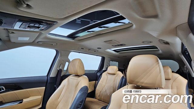 Kia Canival 2023 — photo 17