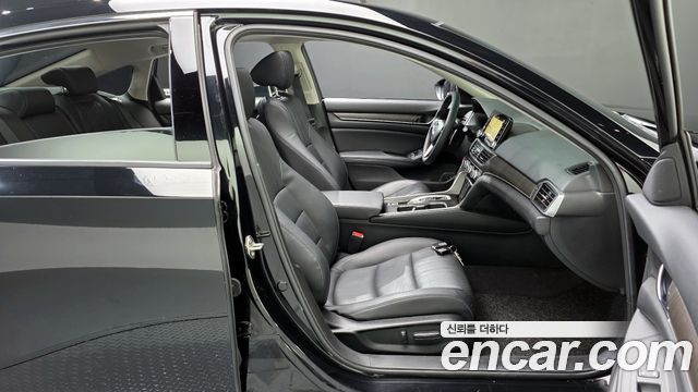 Honda Accord 2018 — photo 10