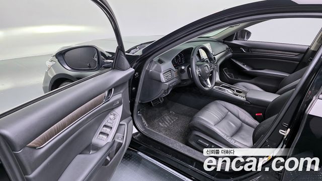 Honda Accord 2018 — photo 11