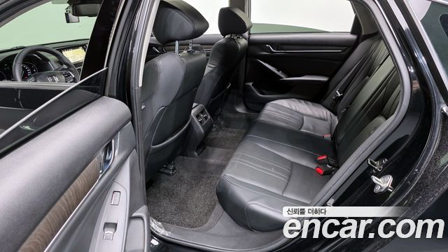 Honda Accord 2018 — photo 12