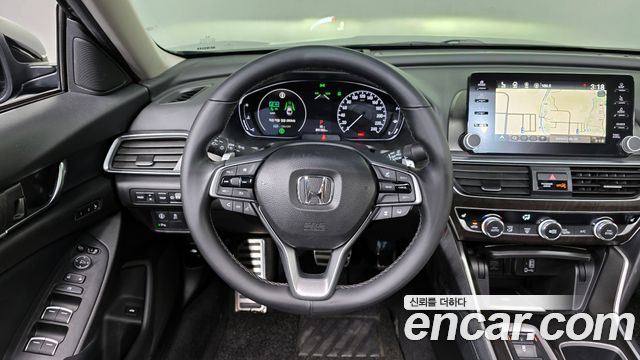 Honda Accord 2018 — photo 13