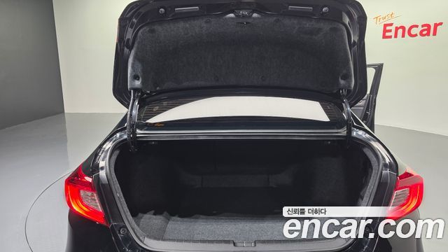 Honda Accord 2018 — photo 20