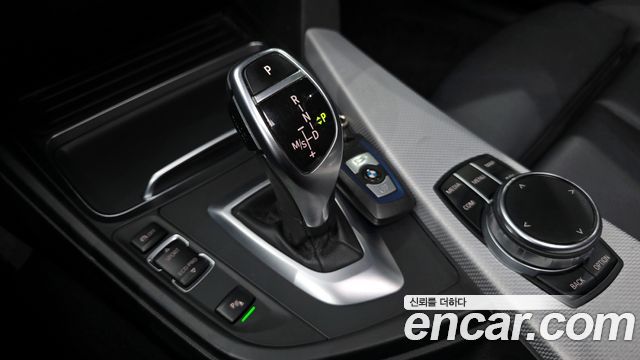 BMW 3-Series 2017 — photo 9