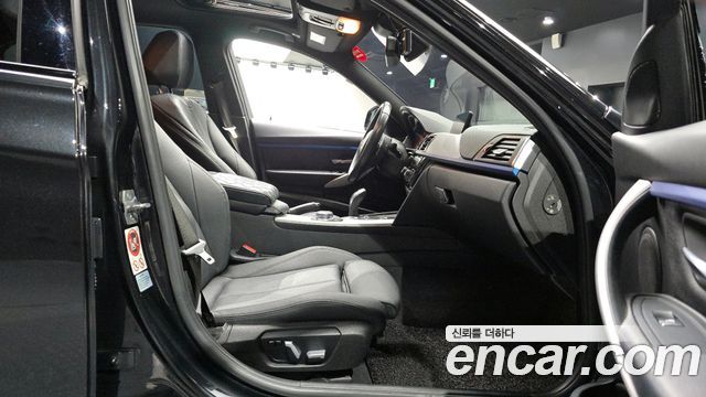 BMW 3-Series 2017 — photo 11