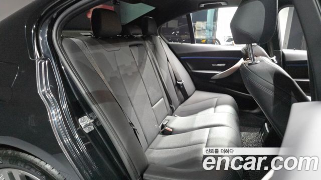 BMW 3-Series 2017 — photo 12