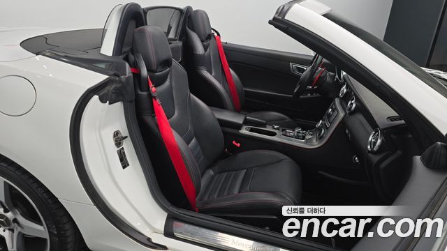Mercedes-Benz SLC-Class 2017 — photo 10