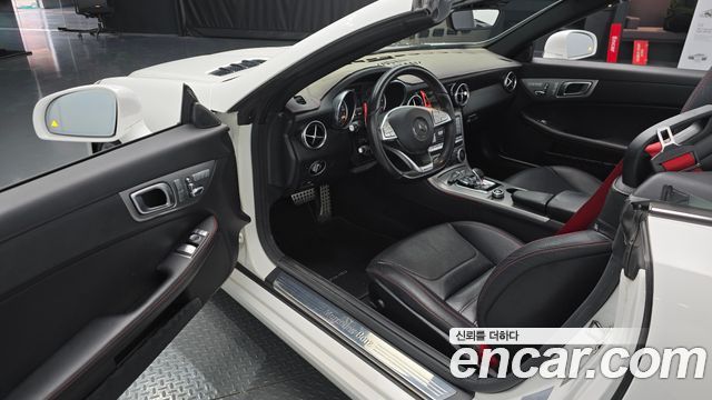 Mercedes-Benz SLC-Class 2017 — photo 11