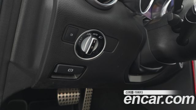 Mercedes-Benz SLC-Class 2017 — photo 14