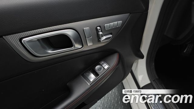 Mercedes-Benz SLC-Class 2017 — photo 17