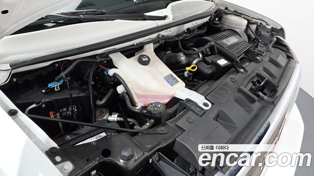 GMC Savana 2020 — photo 6