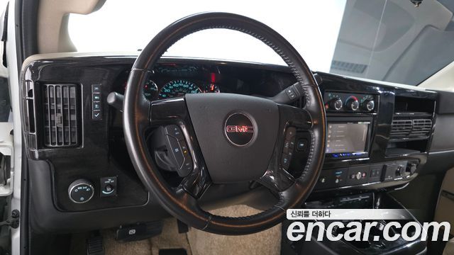 GMC Savana 2020 — photo 12